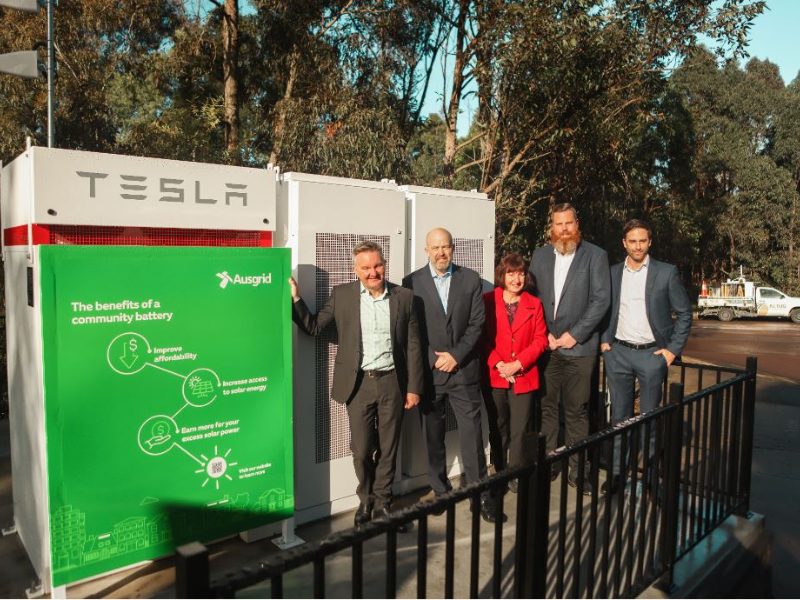 Cameron Park Community Battery Unveiling. (L-R) Chris Bowen MP, Rob Amphlett Lewis, Kay Fraser, Dan Repacholi